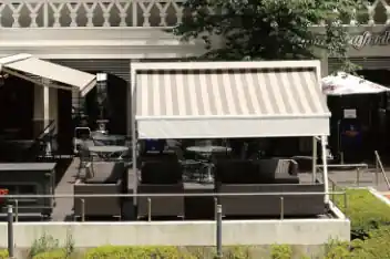 フリル設置も可能ですロゴや文字入れでワンポイント