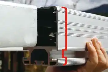 オプション取付も楽々レール一体型の桁フレーム