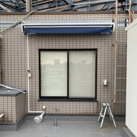 東京都練馬区｜電動式オーニングテントの施工事例（社屋）