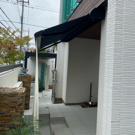 神奈川県横浜市｜電動式オーニングテントの施工事例（住宅）